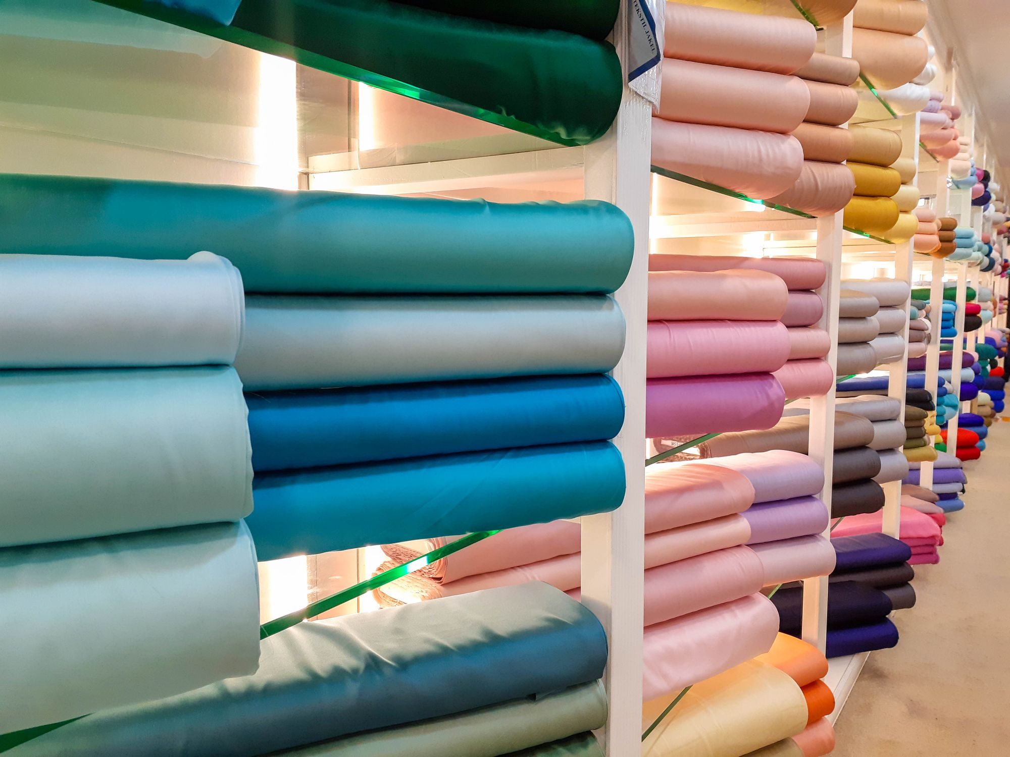 USA Fabric Stores with Wholesale Polyester Fabric Options